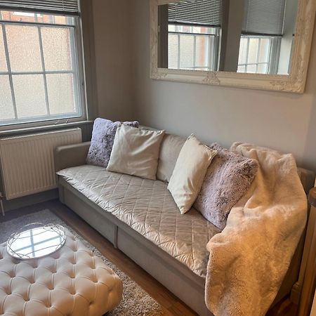 Central Private 1 Bed Flat Редінг Екстер'єр фото