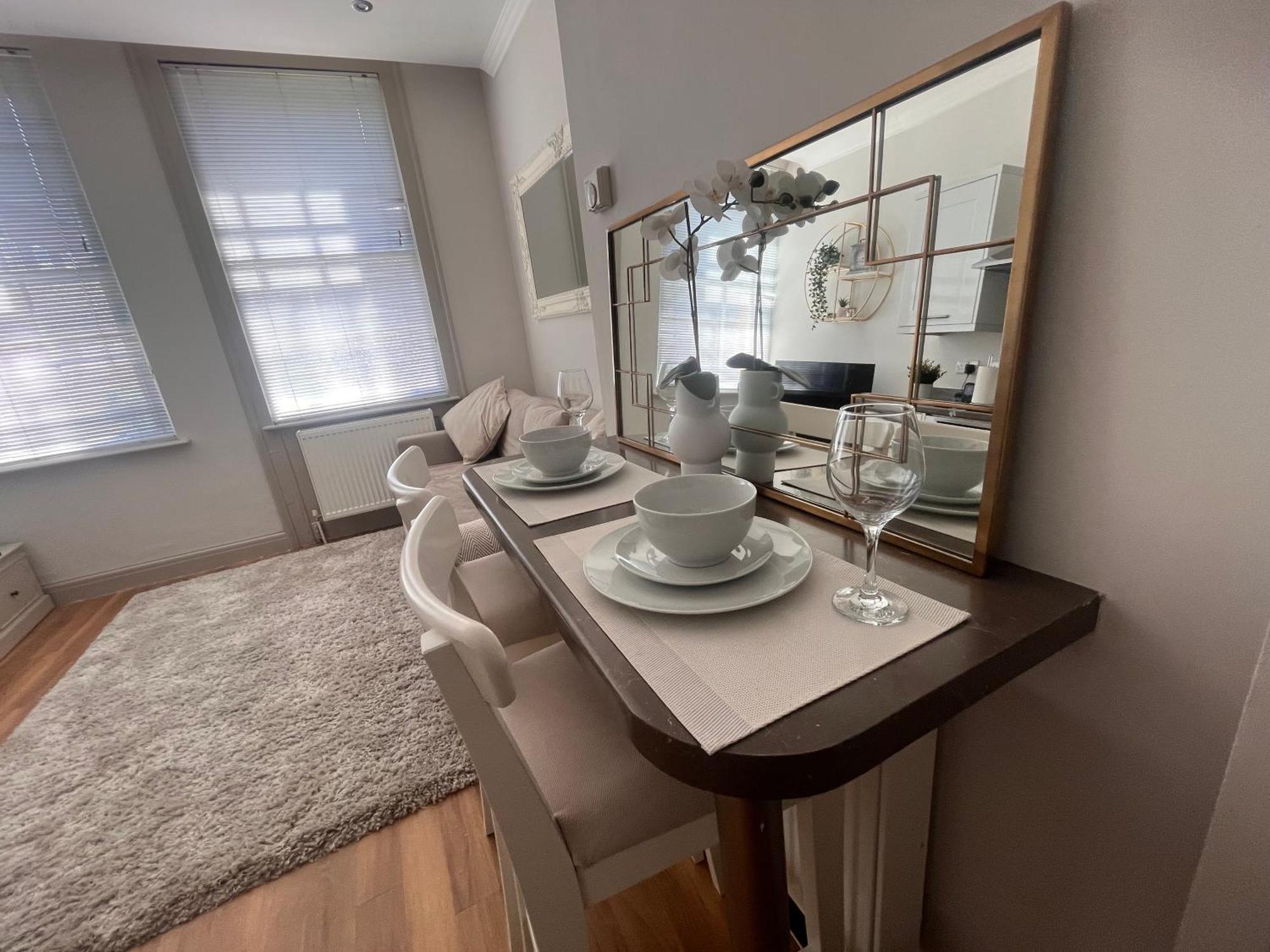 Central Private 1 Bed Flat Редінг Екстер'єр фото